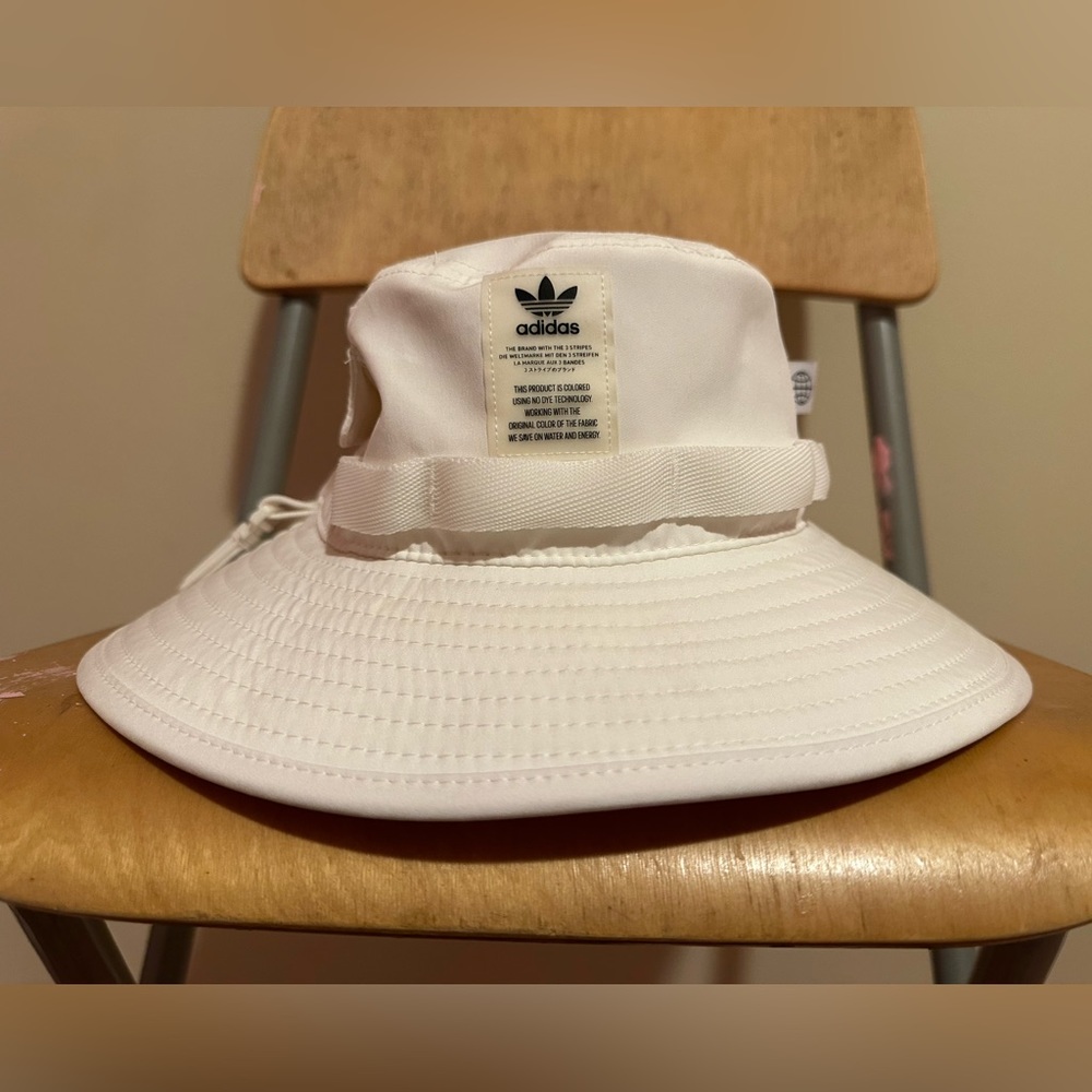 Adidas bucket hat